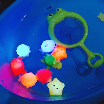 Nye Baby Søde Dyr, Badekar Toy Vand At Svømme Legetøj Af Blød Gummi Float Induktion Lysende Frøer Børn Vaske Spille Sjove Gaver